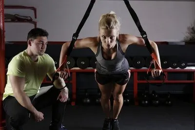Video: Personal Trainer werden – Ausbildung, Gehalt & Selbstständigkeit